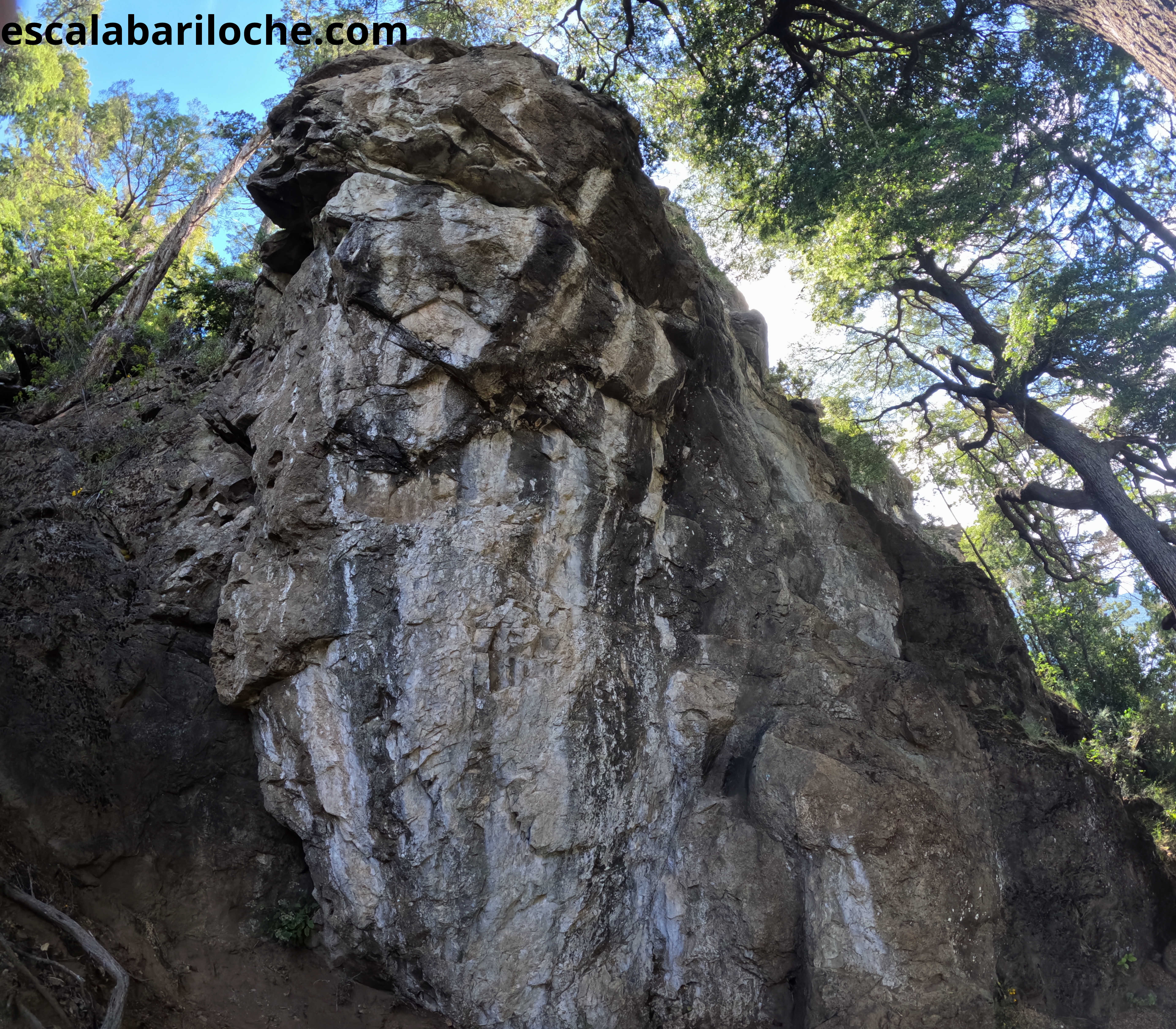 López - Estacionamiento image